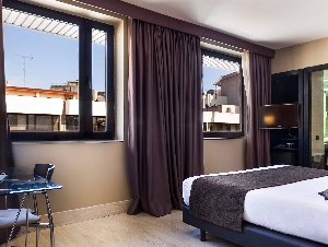 HOTEL Y RSIDENCIA RENACER
